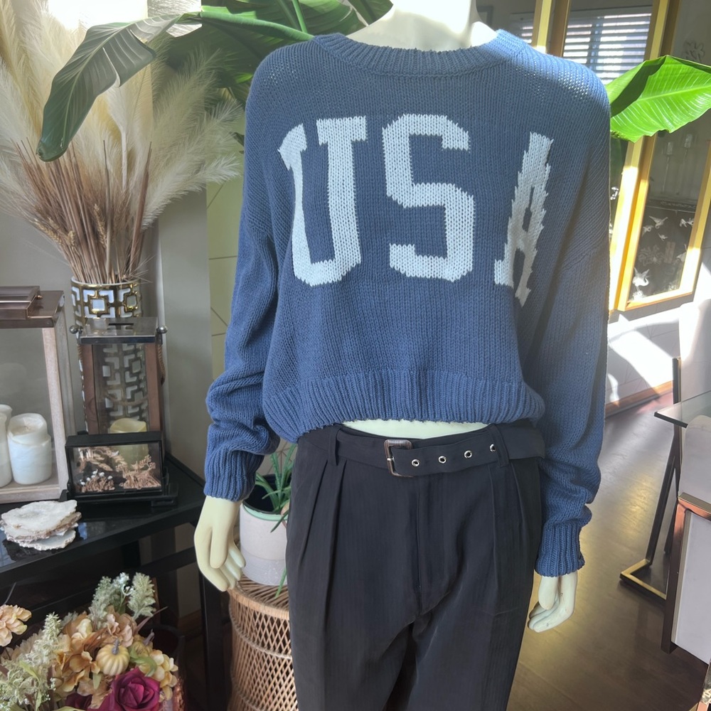 BLUE SWEATER